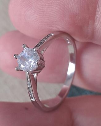 Anello elegante