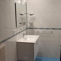 Mobile  bagno lav. in ceramica e miscelatore Grohe