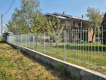 Cancellata in ferro con punta a matita e pallino