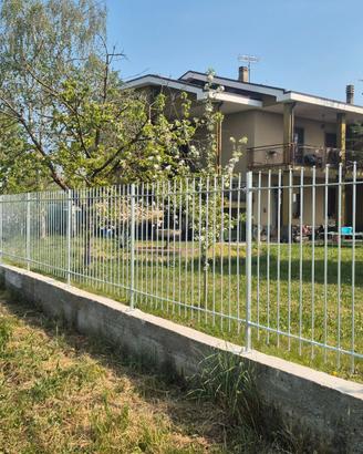 Cancellata in ferro con punta a matita e pallino