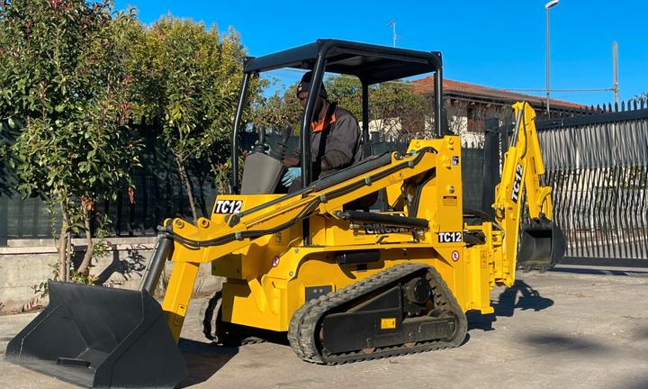 P95 MICRO TERNA 15 Q CINGOLATA SEMINUOVA