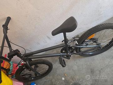 bicicletta bmx