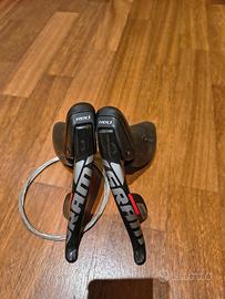 Comandi cambio e freno Sram Red 22 