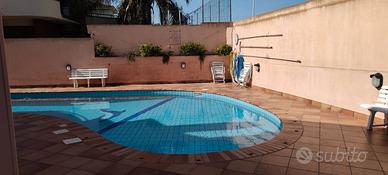 Quartu, via Leonardo da Vinci, villa con piscina