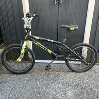 Bici bmx nera