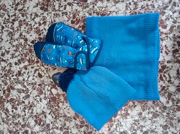 set cappellino, sciarpa e guanti bimbo