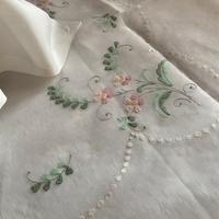 Tovaglia da tavola in organza ricamata