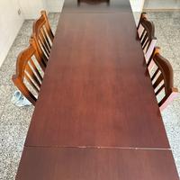 Tavolo e sei sedie  in legno
