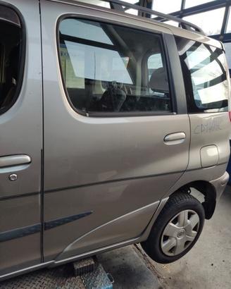 Porta posteriore sx TOYOTA YARIS VERSO 2003