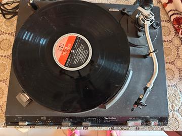 Giradischi Technics SL 3310 vintage.