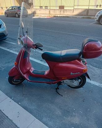 Vespa et4 125 