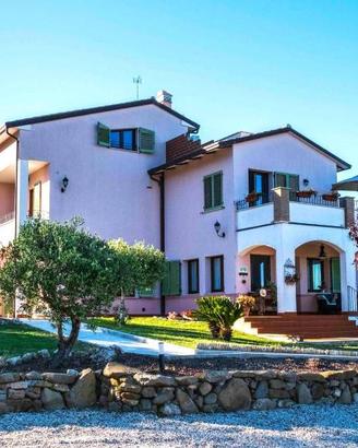 STUPENDO CASALE ABITATIVO CON B&B CON MERAVIGLIOSA