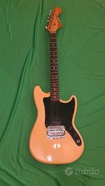 Chitarra Fender Bronco USA fine anni ’70.
Perfetta