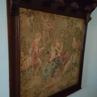 Attaccapanni con arazzo