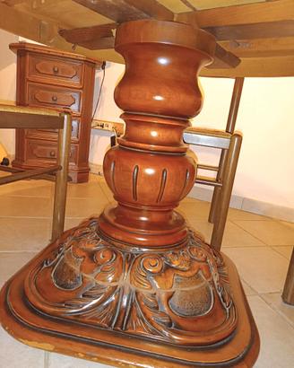 Tavolo rotondo classico in legno con gamba central