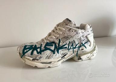 BALENCIAGA SNEAKERs RUNNER GRAFFITI 44