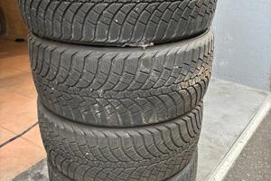 4 gomme KUMHO 235/40/R18  (95W)
