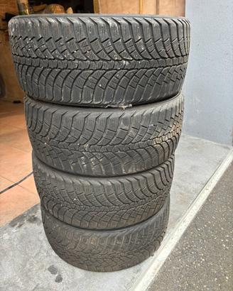 4 gomme KUMHO 235/40/R18  (95W)