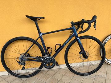 Liv langma advanced 1 disc carbon road bike Medium