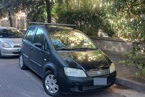  Fiat Idea con portapacchi