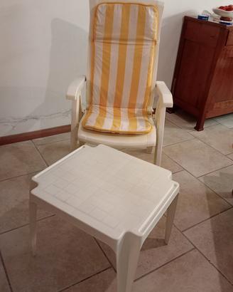 poltrona e tavolino 