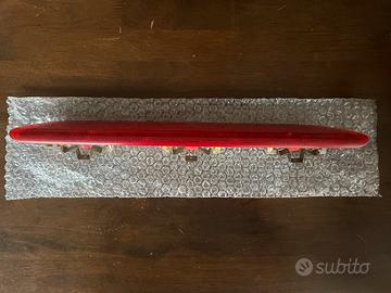 Luce Stop centrale per  Polo 9N e 9N3