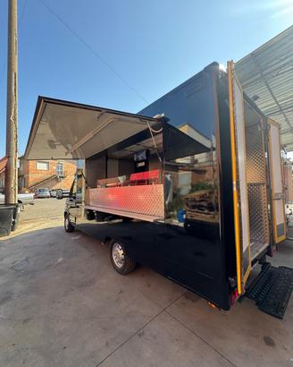 Autonegozio Pizzeria Ambulante Food Truck