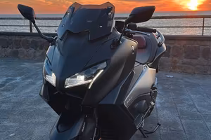 Yamaha TMAX 560 BLACK MAXT 25 Th Anniversary 0 SIN