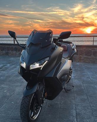 Yamaha TMAX 560 BLACK MAXT 25 Th Anniversary 0 SIN