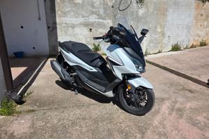 Honda Forza 350