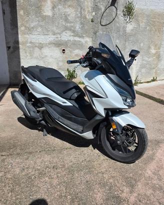 Honda Forza 350