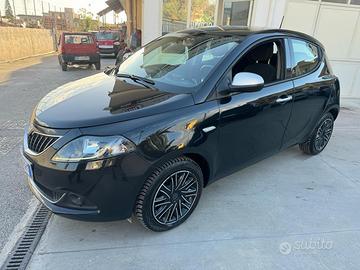 Lancia Ypsilon hybrid