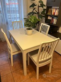 Tavolo Ikea EKEDALEN allungabile con 4 sedie