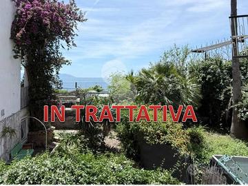 3 LOCALI A NAPOLI
