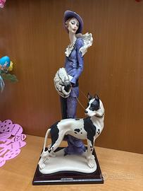 Dama con cane alano di ceramica di Capodimonte