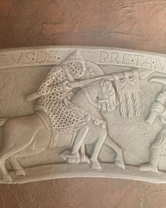 Coppia bassorilievi in pietra Ciclo Re Artù