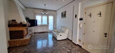 ULTIMO PIANO CON CAMINO,SOFFITTA E GARAGE!!