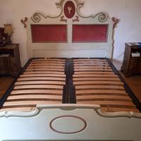 Originale letto matrimoniale in stile barocco