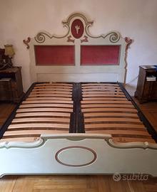 Originale letto matrimoniale in stile barocco