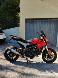 Ducati Hyperstrada 821