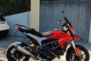 Ducati Hyperstrada 821