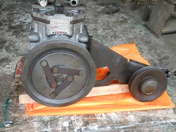 ricambi usati  Mercedes  anni 60 w108-w111-w113