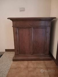 mobile in legno massiccio
