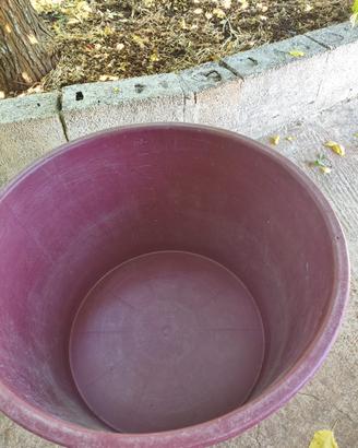 Tino in plastica da 200 litri per vendemmia