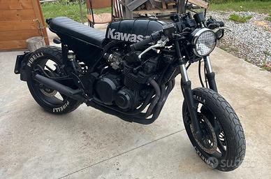 Kawasaki ZR 7 - Café Racer
