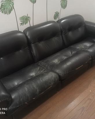 2 divani + 1 poltrona in pelle nera