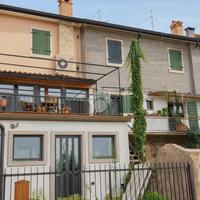 VILLA A SCHIERA A CAPRINO VERONESE