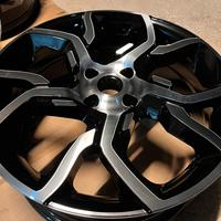 Cerchi in lega 17” 4x100