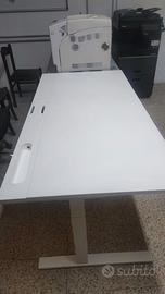 Scrivania bianca da ufficio - IKEA MITTZON