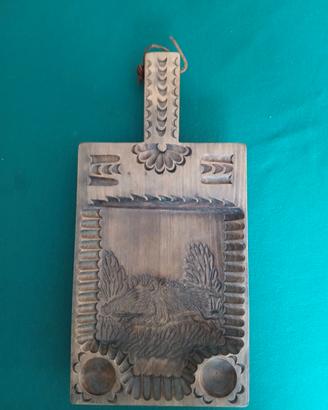 CINGHIALE PORTATA LEGNO M. SOMMA, Particolare mani
